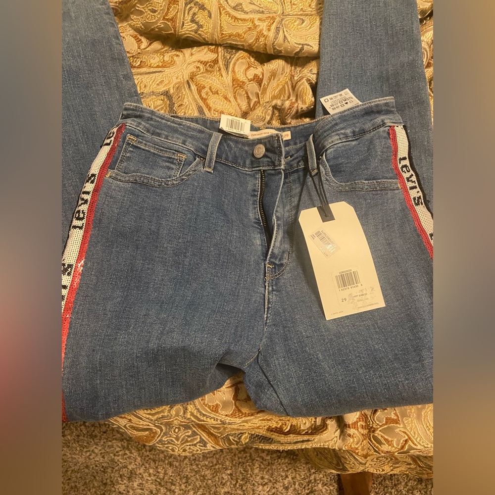Brand new women’s Levi jeans size 29